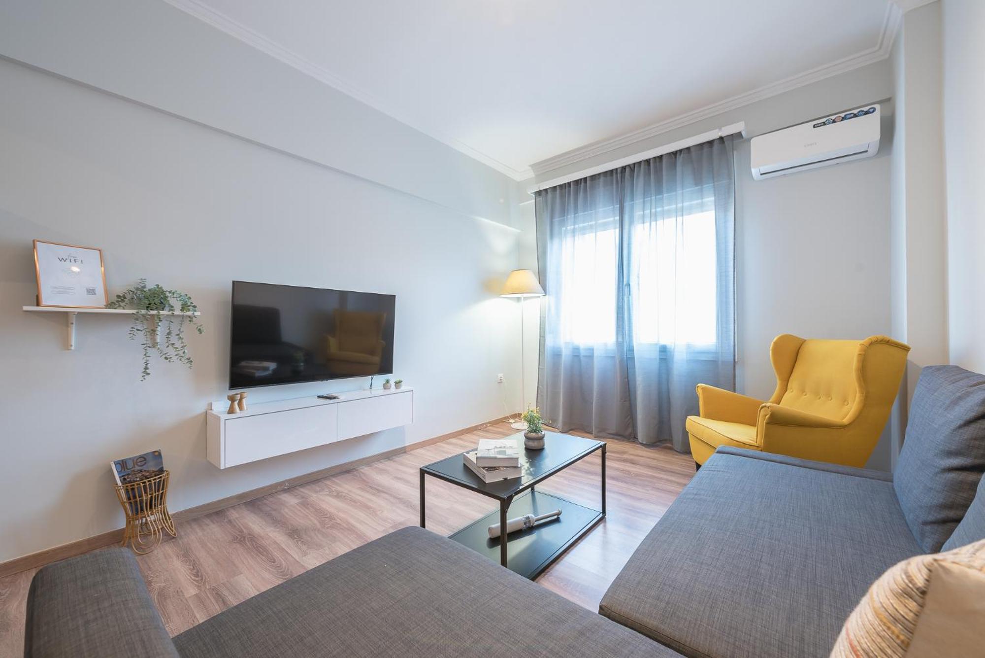 Urban Escape Downtown Apartment *